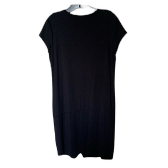 Chico's Black Cap Sleeve V Neck Knee-Length Wrinkle Free Dress Size 1 or Medium - Picture 2 of 10